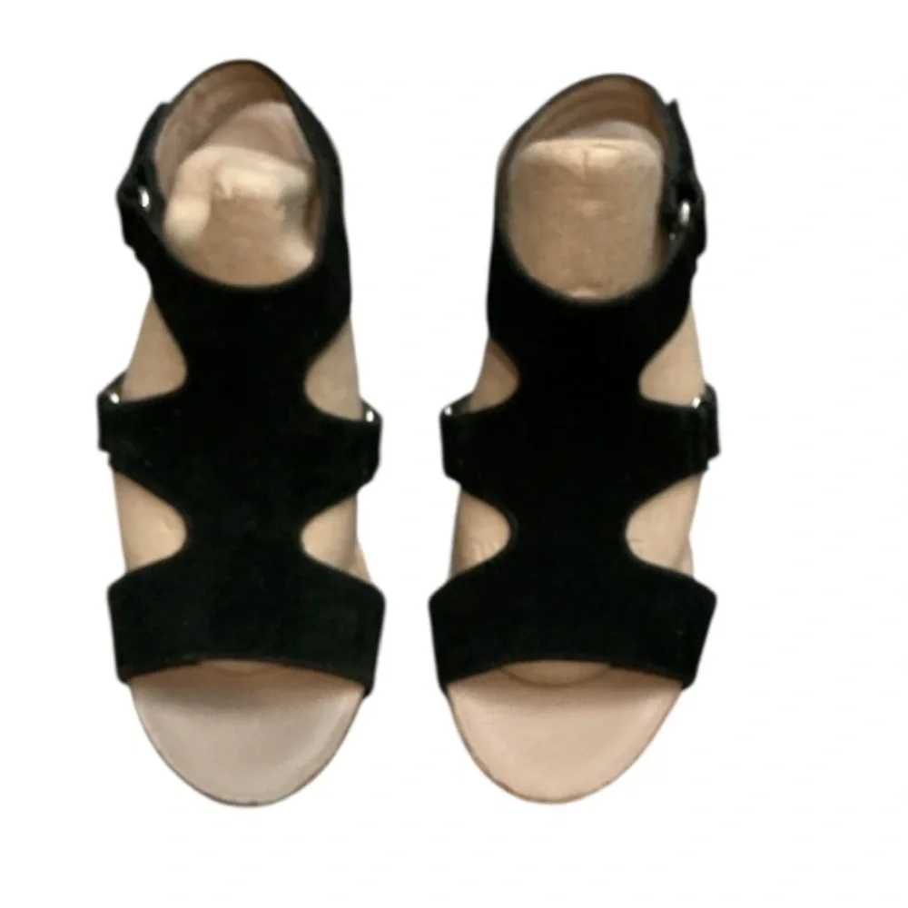 Authentic Bettye Muller black suede designer wedge sandals sz 6